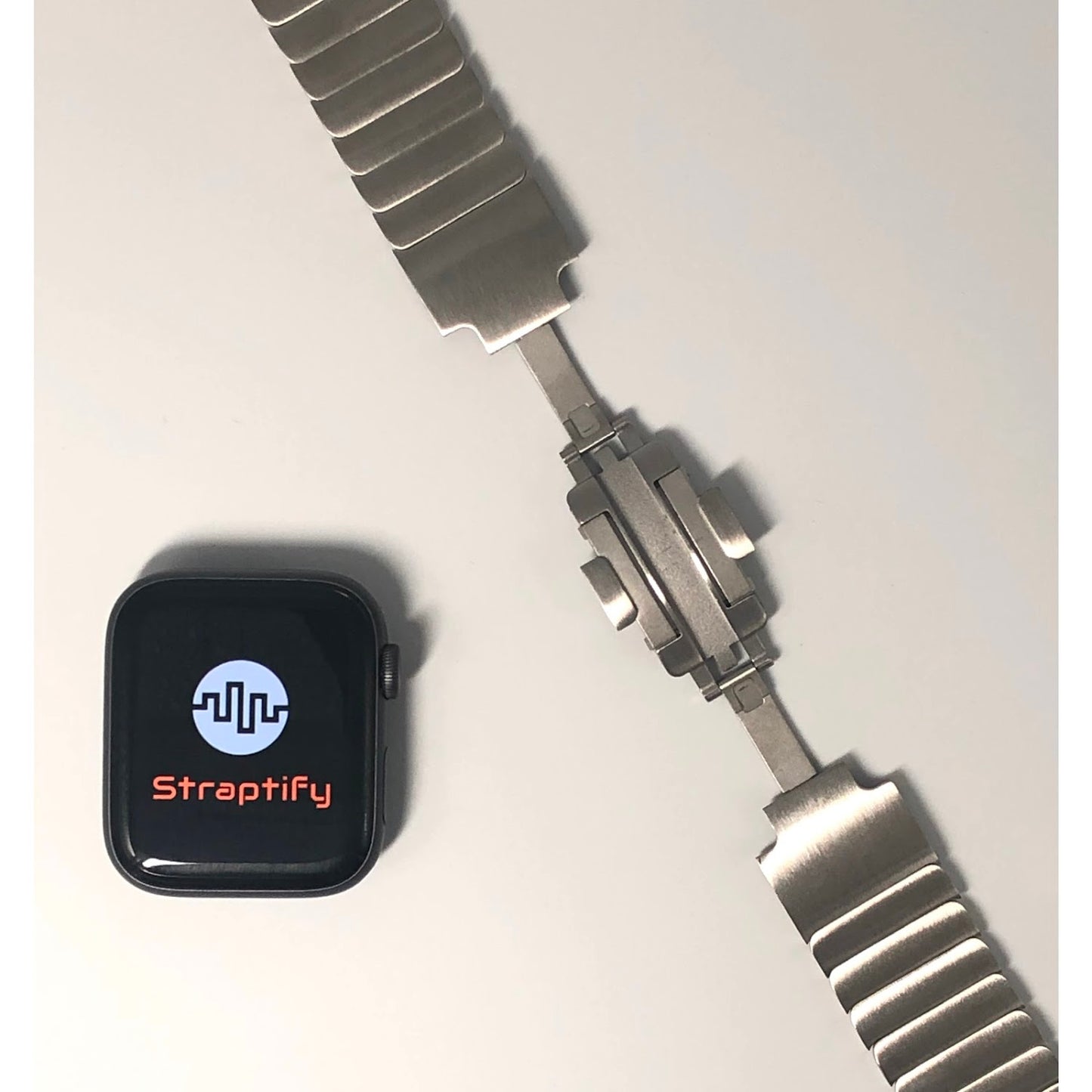 Silver/ Titanium Stainless steel bracelet strap (button adjustment) 銀色/鈦金屬色不銹鋼手鐲款錶帶 (按鍵調整款)