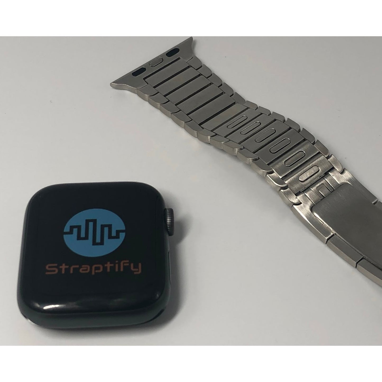 Silver/ Titanium Stainless steel bracelet strap (button adjustment) 銀色/鈦金屬色不銹鋼手鐲款錶帶 (按鍵調整款)