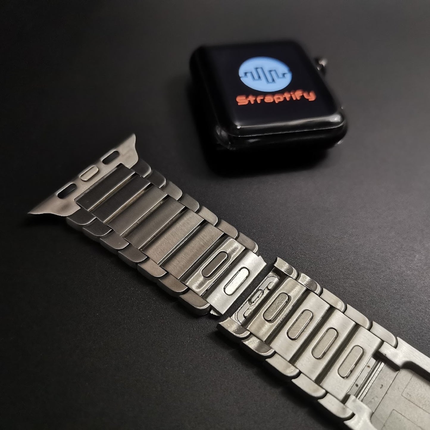 Silver/ Titanium Stainless steel bracelet strap (button adjustment) 銀色/鈦金屬色不銹鋼手鐲款錶帶 (按鍵調整款)