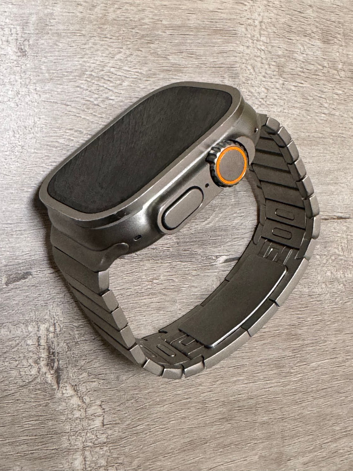 Silver/ Titanium Stainless steel bracelet strap (button adjustment) 銀色/鈦金屬色不銹鋼手鐲款錶帶 (按鍵調整款)