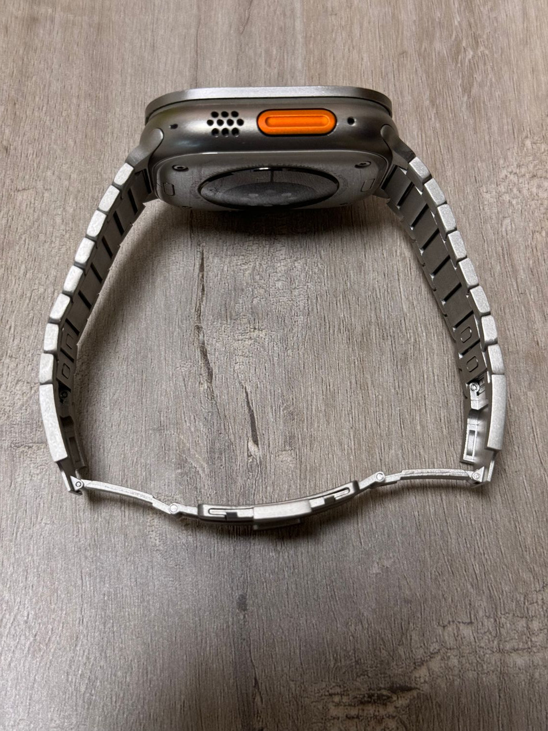 Silver/ Titanium Stainless steel bracelet strap (button adjustment) 銀色/鈦金屬色不銹鋼手鐲款錶帶 (按鍵調整款)