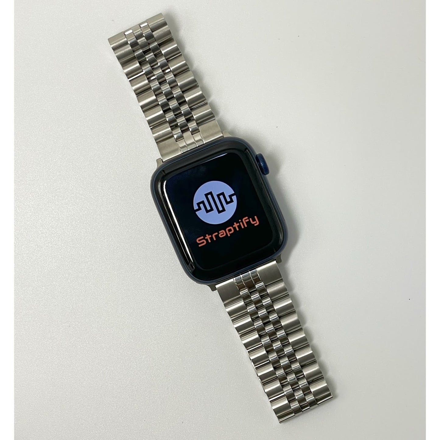 Five-beaded stainless steel solid strap - silver 五珠不銹鋼實心錶帶 - 銀色