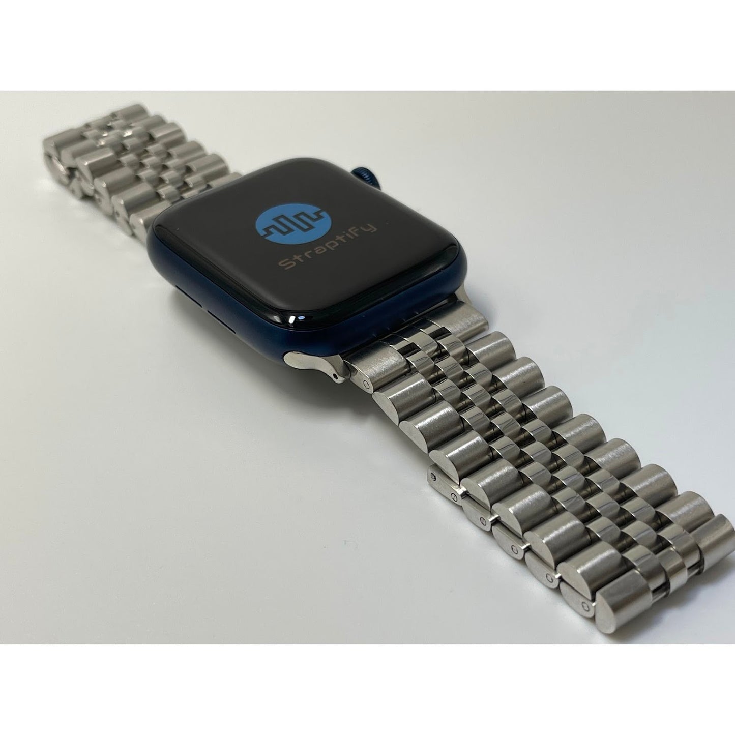 Five-beaded stainless steel solid strap - silver 五珠不銹鋼實心錶帶 - 銀色