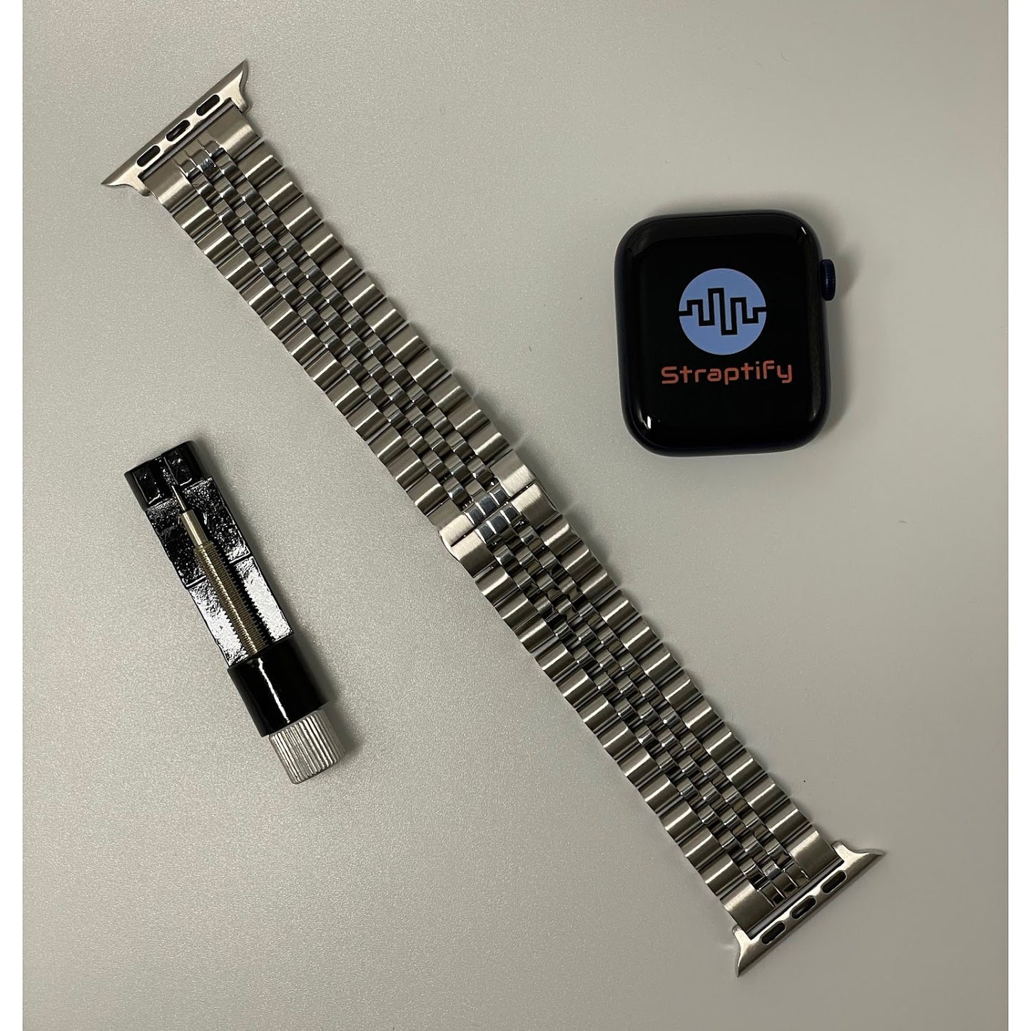 Five-beaded stainless steel solid strap - silver 五珠不銹鋼實心錶帶 - 銀色